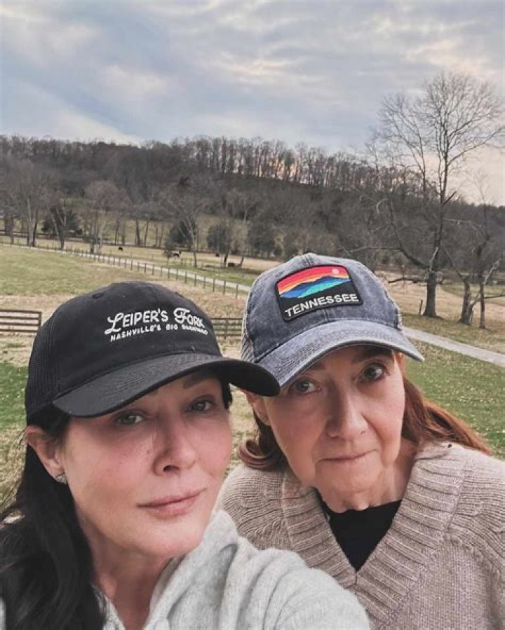 Is Zach Bryan's Mom Still Alive?